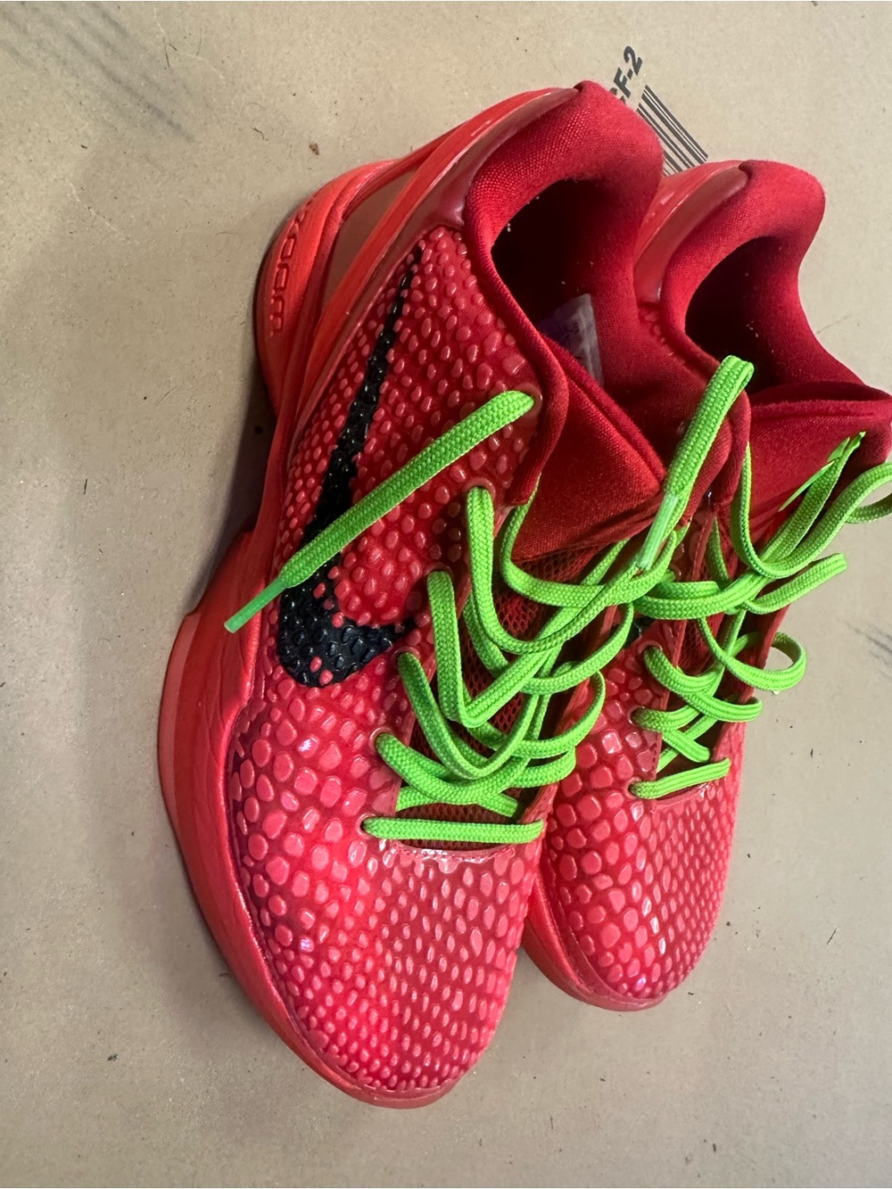 Nike Kobe Reverse Grinches Basketball Shoes - Unisex Y7 (W 8.5)